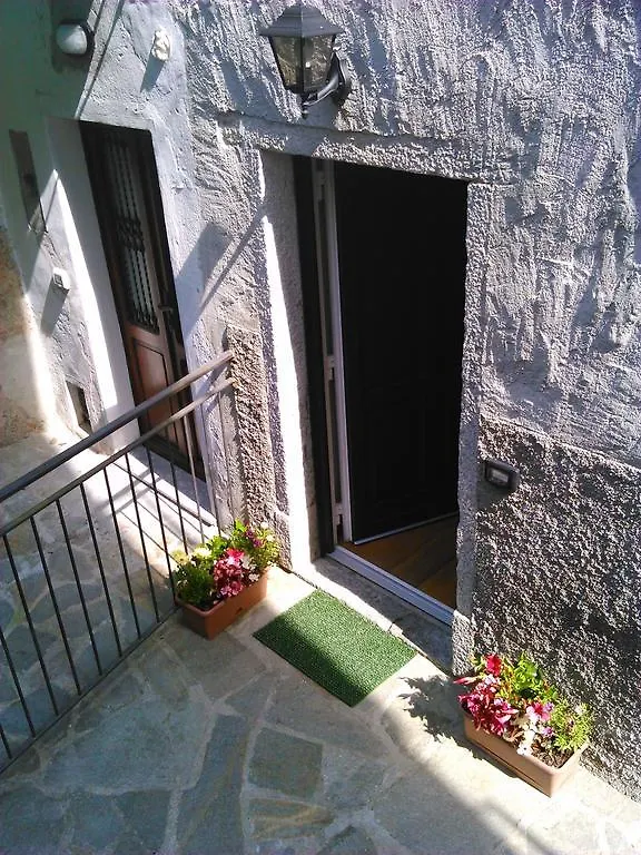 Domus Ausucium Apartment Ossuccio Italy